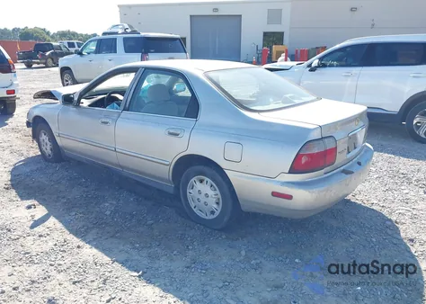 1996 Honda Accord Value from USA, damaged, VIN 1HGCD5699TA255072
